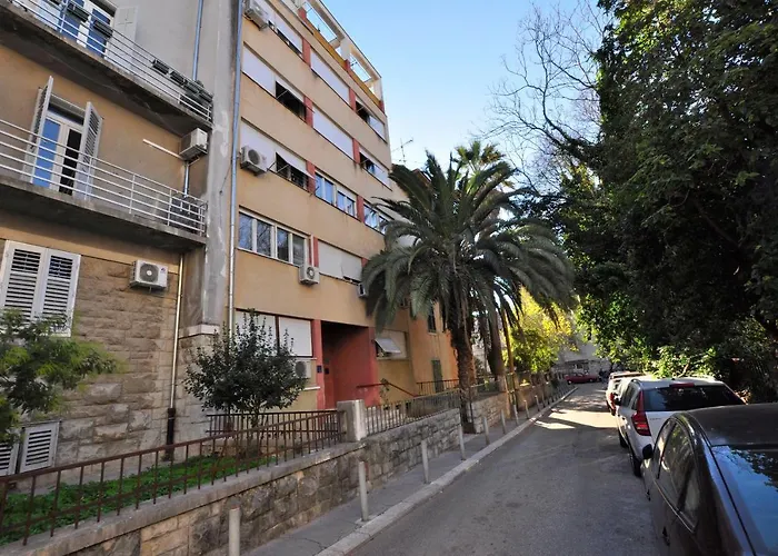 Apartman & In The Centre