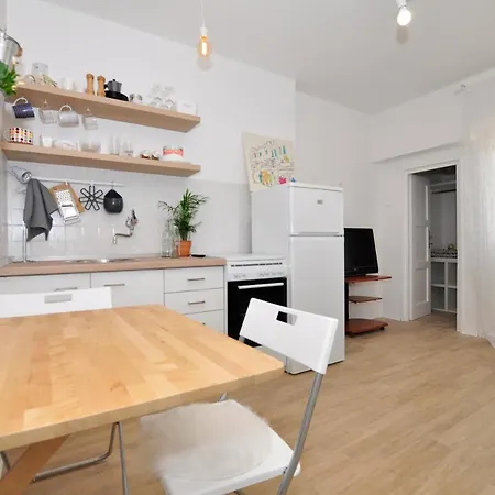Apartment & Studio In The Centre Split