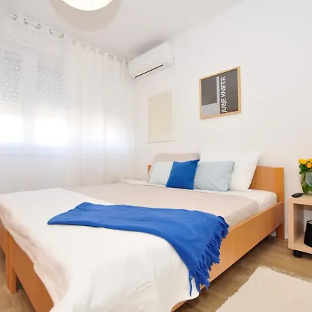 Apartment & In The Centre *